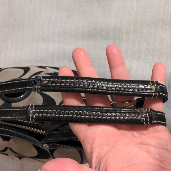 Coach Black/Grey Signature Canvas and Patent Leather Tote - Picture 4 of 16